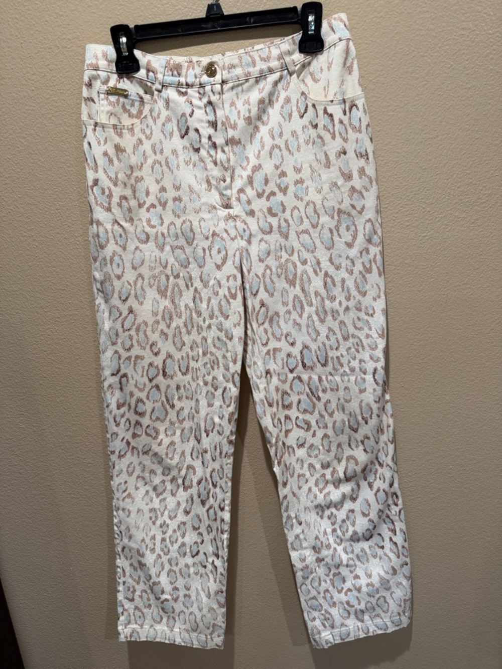 ST JOHN Straight Leg Jeans in Cream Leopard Print
